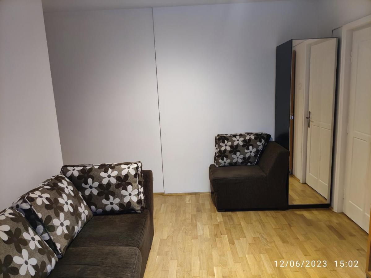 Fabian Central Apartment ブカレスト エクステリア 写真
